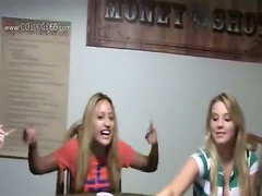 Young girls coitus on poker night