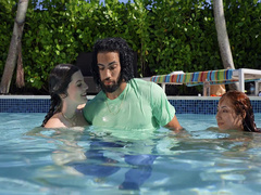 Social Sluts Blow Delivery Guy Underwater with Kira Perez, Fiona Frost, James Angel
