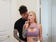 She's Good With Her Mouth starring Cubbi Thompson, Small Hands