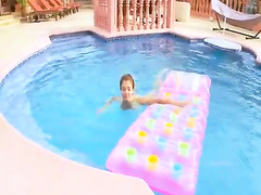 18yo girl teasing in the pool